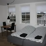 לינה וארוחת בוקר Skibbild Bed No Breakfast