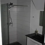 לינה וארוחת בוקר Skibbild Bed No Breakfast